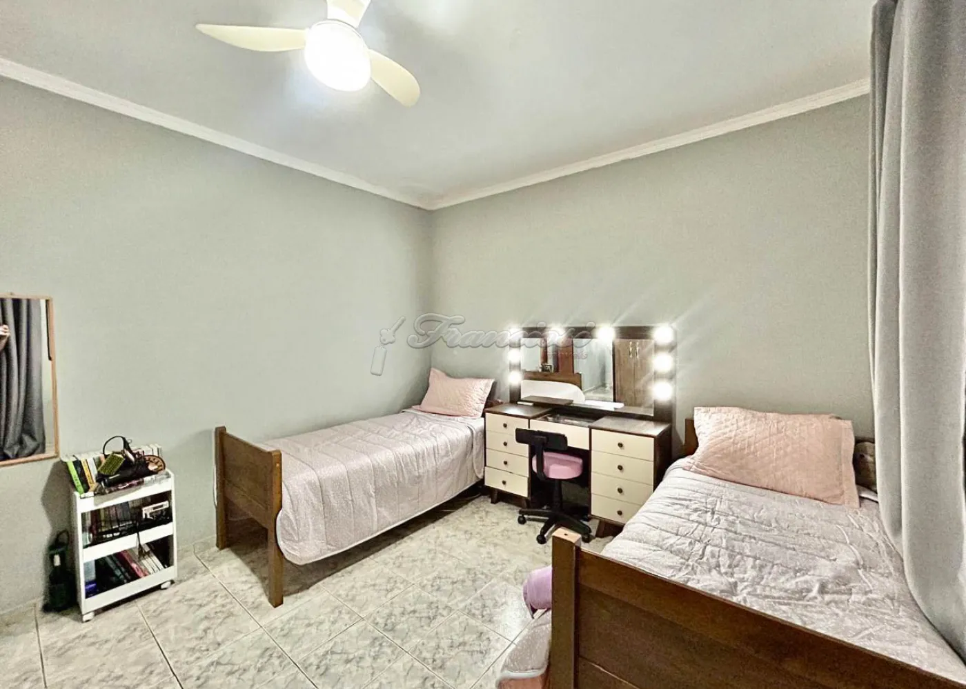 Comprar Casa / Padr&atilde;o em Itapetininga R$ 425.000,00 - Foto 8