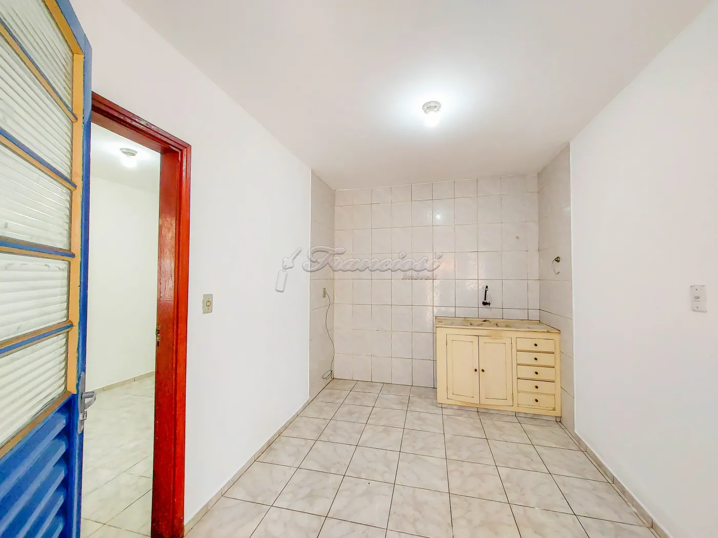 Alugar Casa / Padr&atilde;o em Itapetininga R$ 1.000,00 - Foto 1