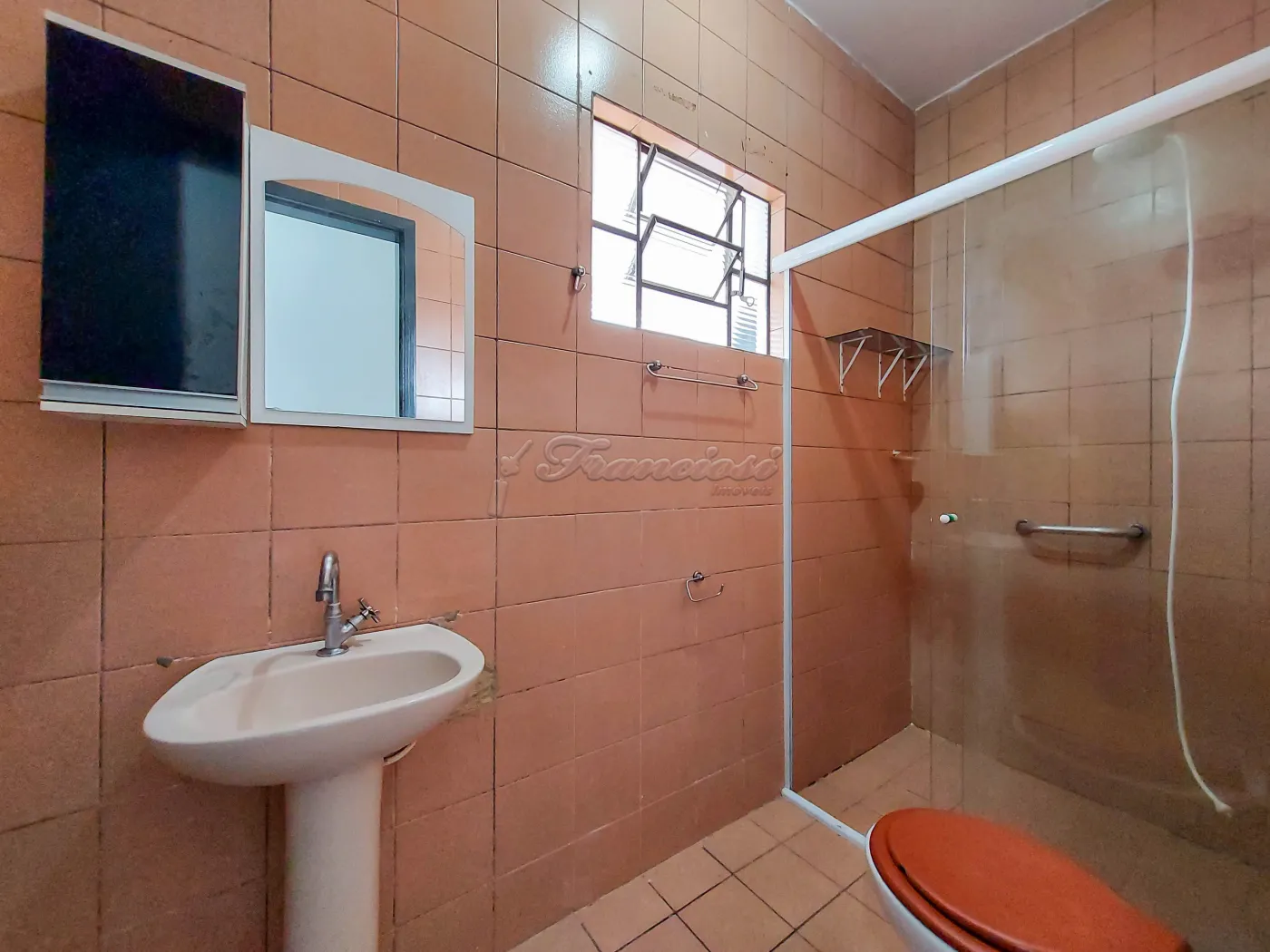 Alugar Casa / Padr&atilde;o em Itapetininga R$ 1.400,00 - Foto 3