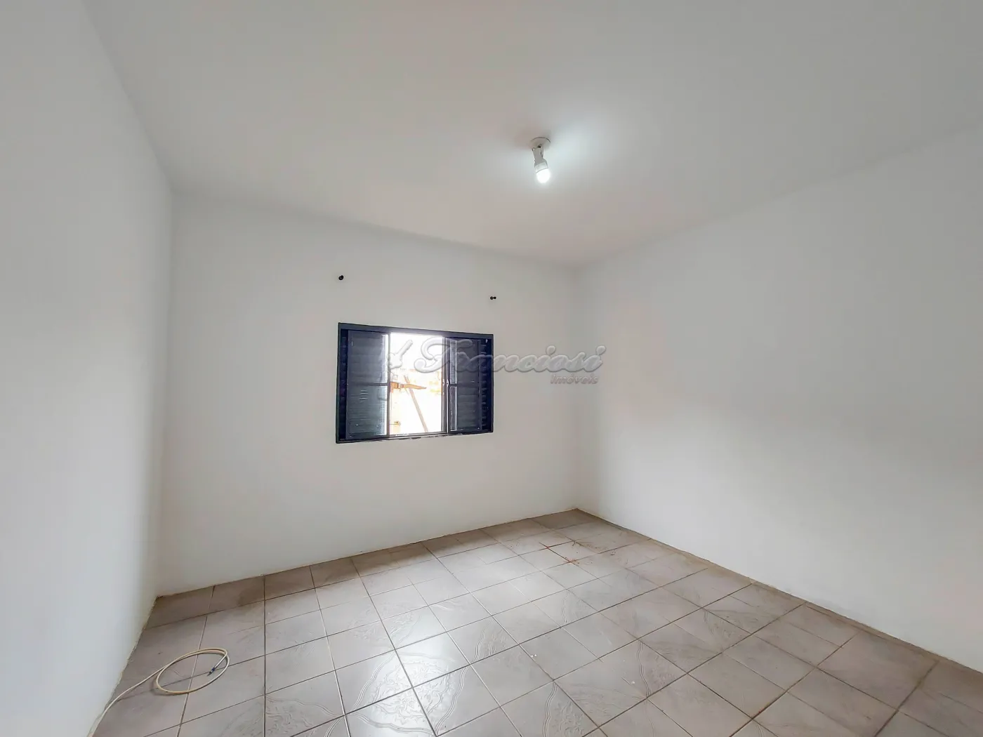 Alugar Casa / Padr&atilde;o em Itapetininga R$ 1.400,00 - Foto 5