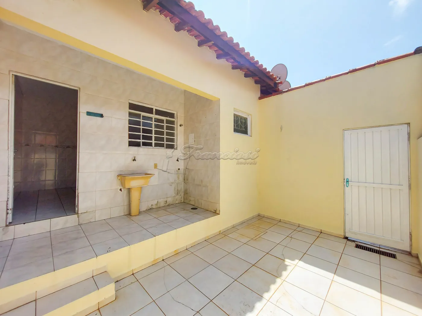 Alugar Casa / Padr&atilde;o em Itapetininga R$ 1.700,00 - Foto 6