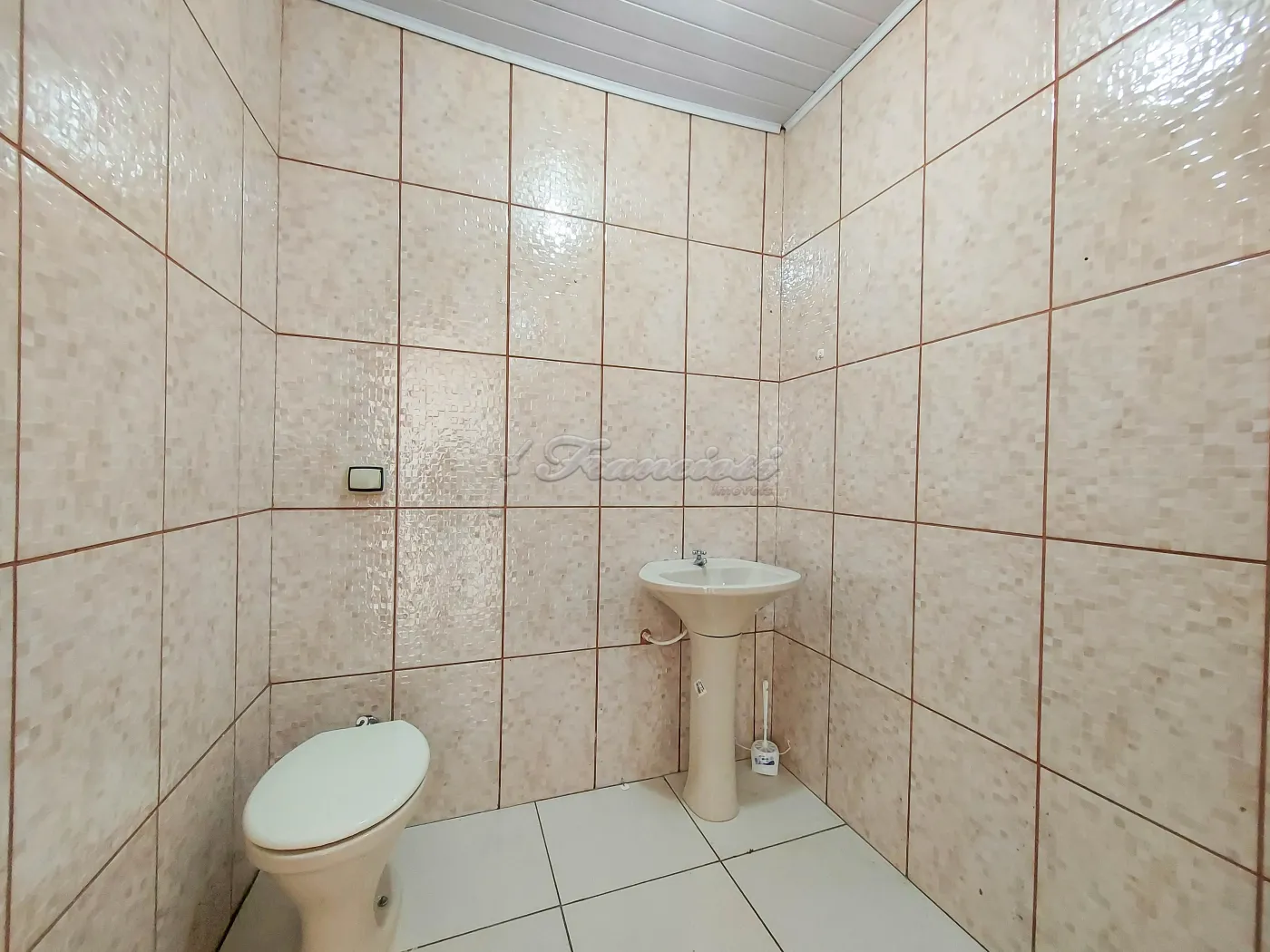 Alugar Comercial / Sal&atilde;o em Itapetininga R$ 800,00 - Foto 3