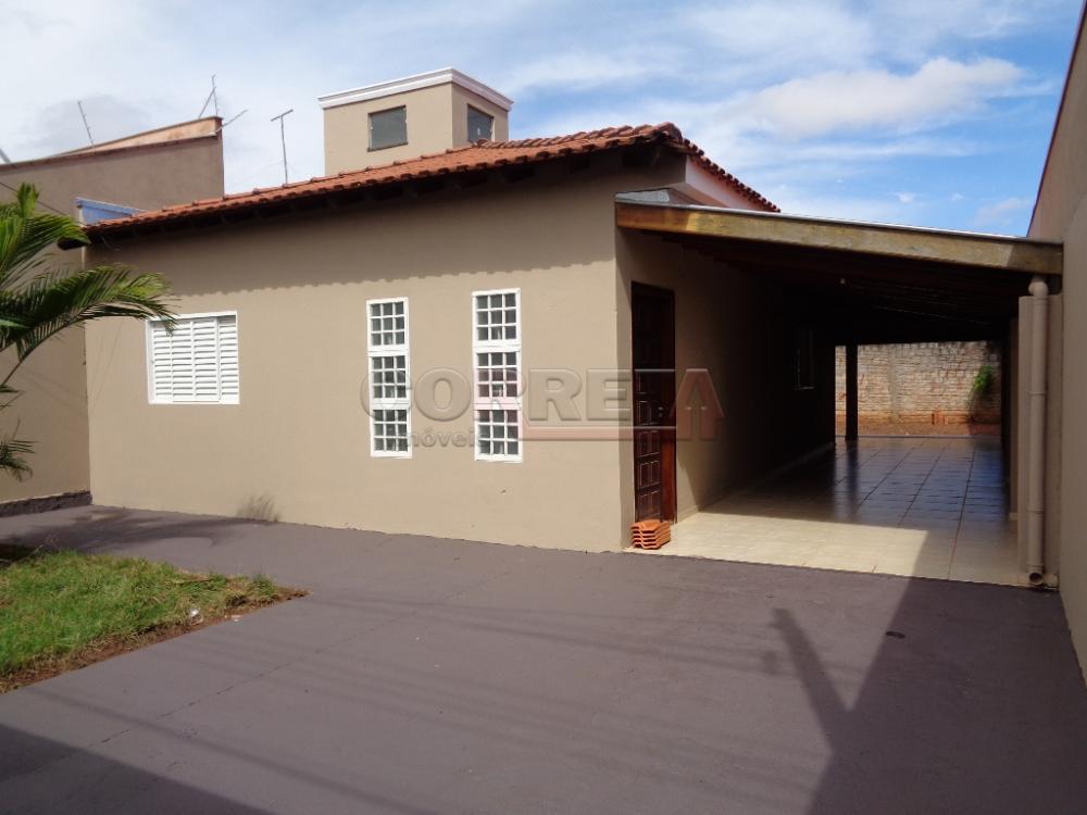 Alugar Casa / Residencial em Ara&ccedil;atuba R$ 1.550,00 - Foto 1