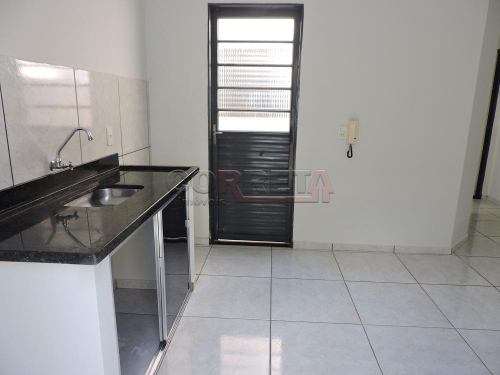 Alugar Casa / Kitnet em Ara&ccedil;atuba R$ 850,00 - Foto 4