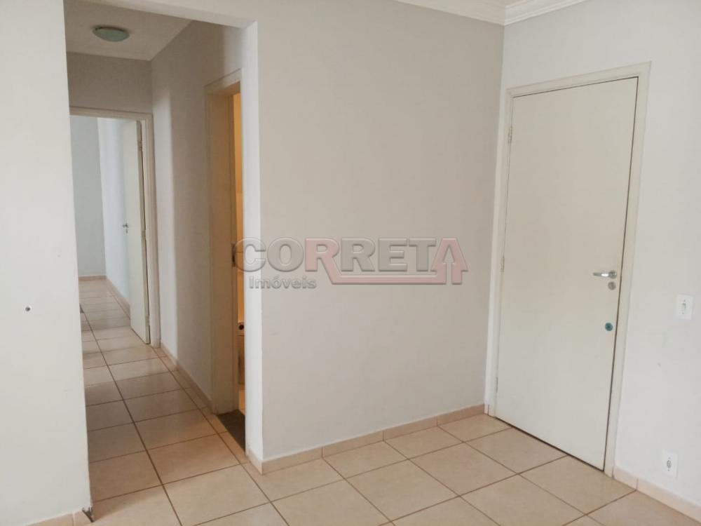 Alugar Apartamento / Padr&atilde;o em Ara&ccedil;atuba R$ 589,27 - Foto 1