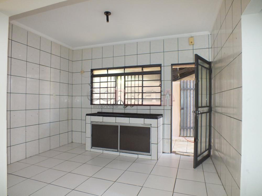 Alugar Casa / Residencial em Ara&ccedil;atuba R$ 900,00 - Foto 4