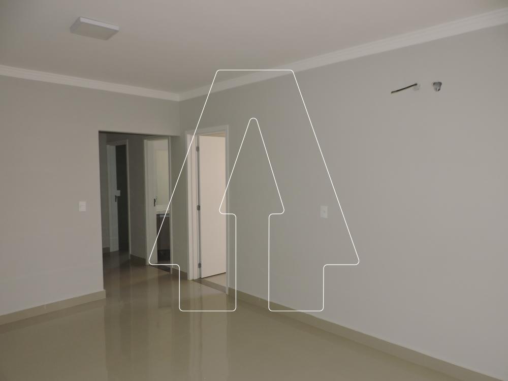 Alugar Apartamento / Padr&atilde;o em Ara&ccedil;atuba R$ 2.000,00 - Foto 1