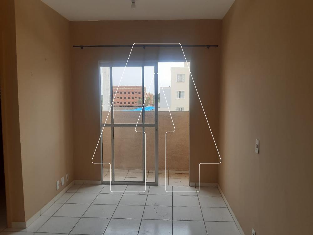 Alugar Apartamento / Padr&atilde;o em Ara&ccedil;atuba R$ 600,00 - Foto 1