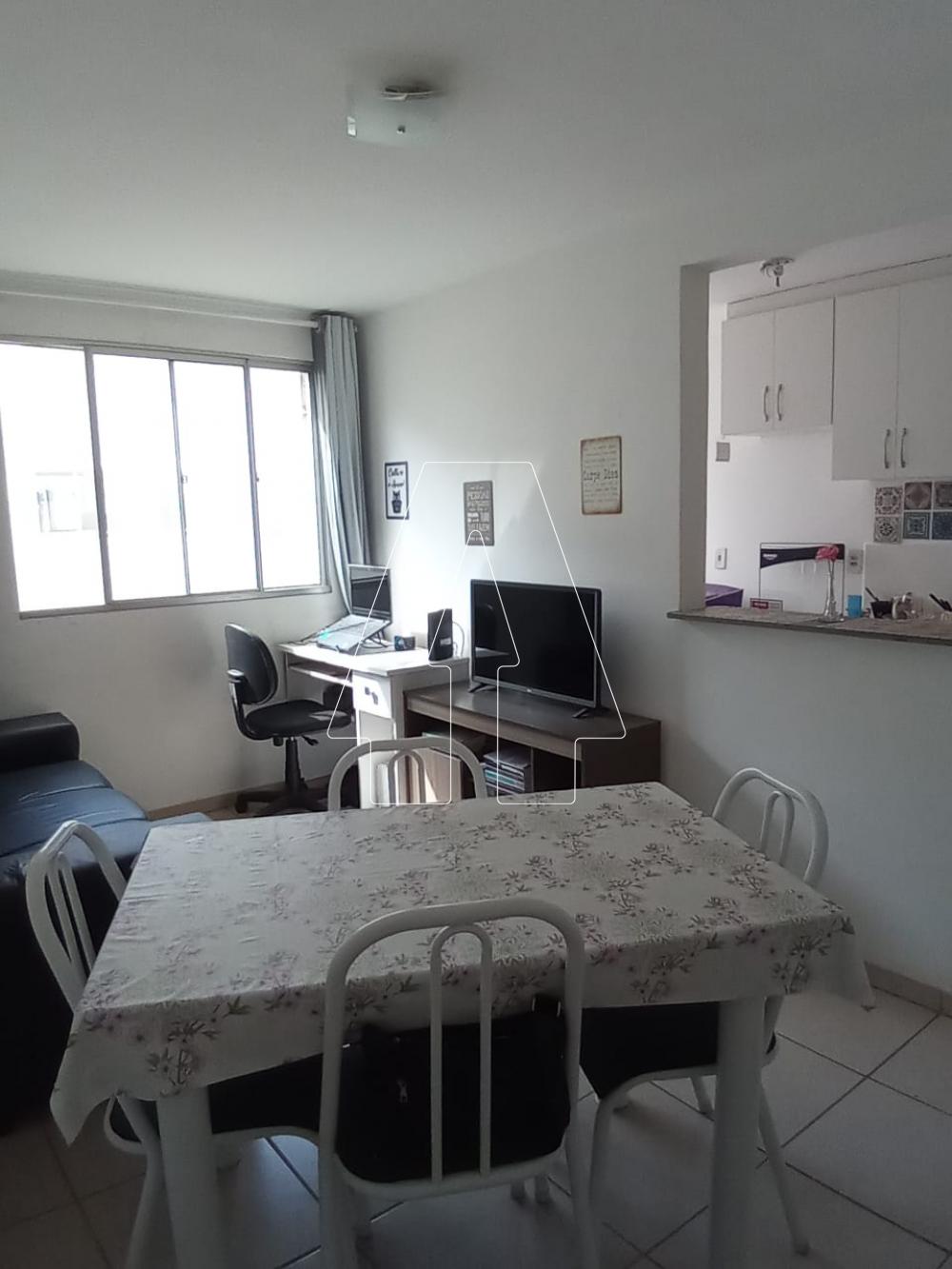 Alugar Apartamento / Padr&atilde;o em Ara&ccedil;atuba R$ 600,00 - Foto 1