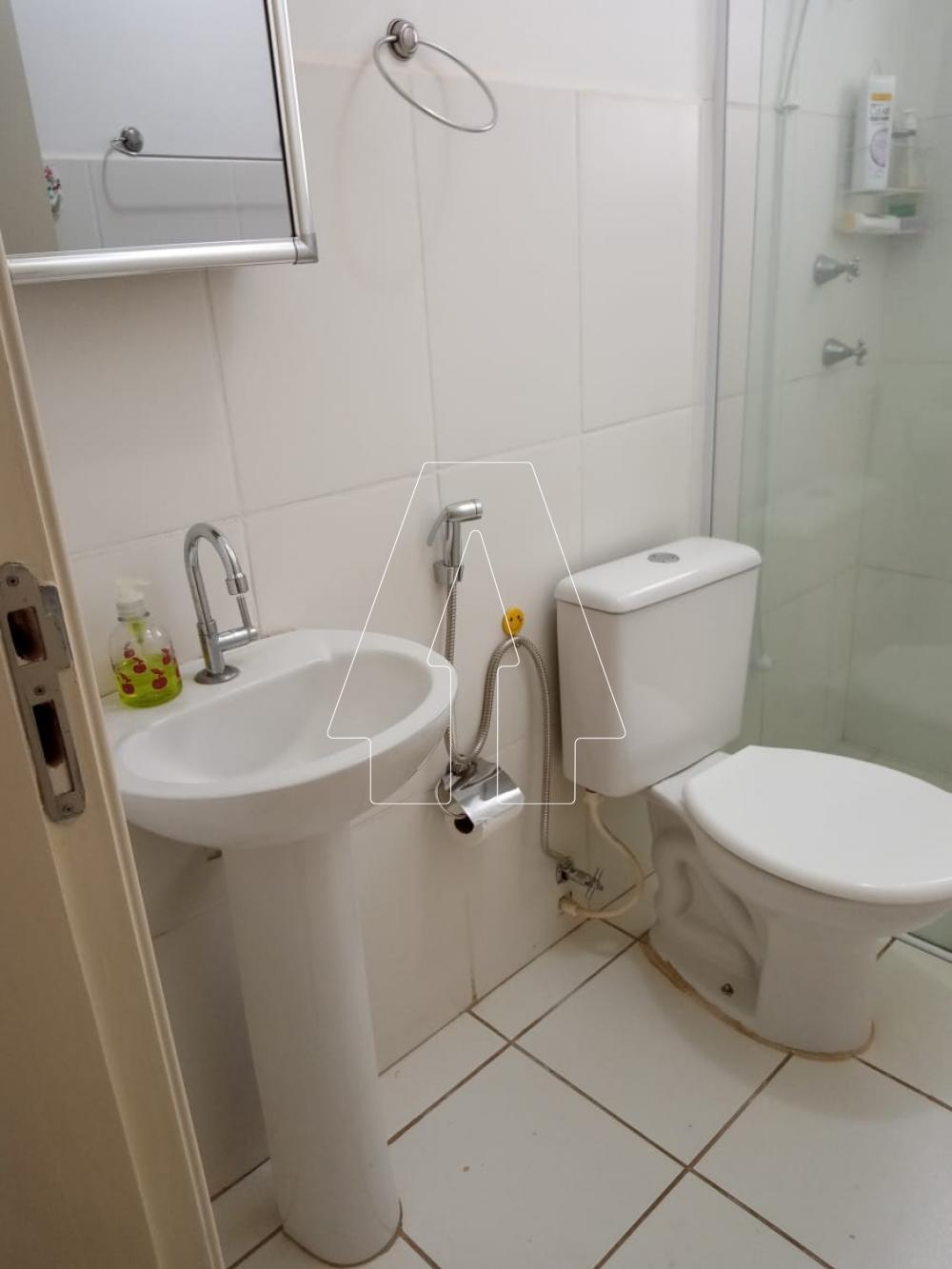 Alugar Apartamento / Padr&atilde;o em Ara&ccedil;atuba R$ 600,00 - Foto 9