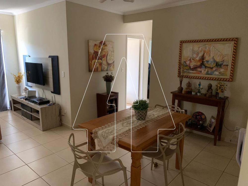 Alugar Apartamento / Padr&atilde;o em Ara&ccedil;atuba R$ 1.200,00 - Foto 2