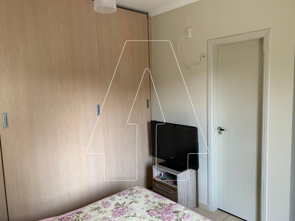 Alugar Apartamento / Padr&atilde;o em Ara&ccedil;atuba R$ 1.200,00 - Foto 4