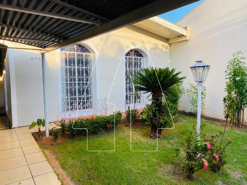 Alugar Casa / Residencial em Ara&ccedil;atuba R$ 1.700,00 - Foto 1