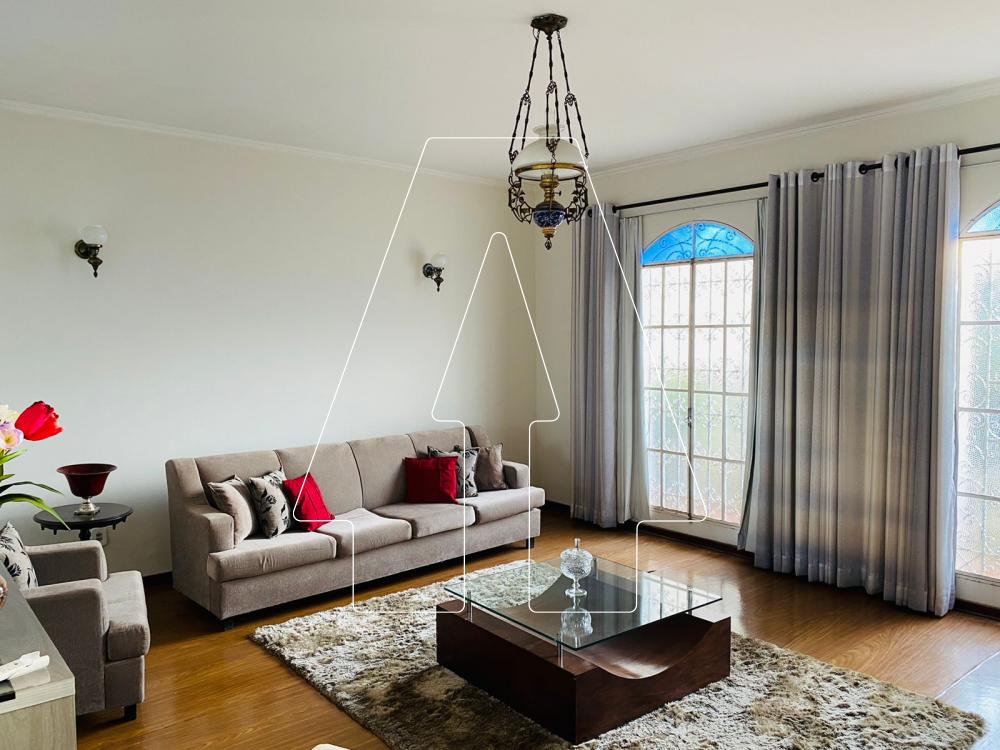 Alugar Casa / Residencial em Ara&ccedil;atuba R$ 1.700,00 - Foto 1