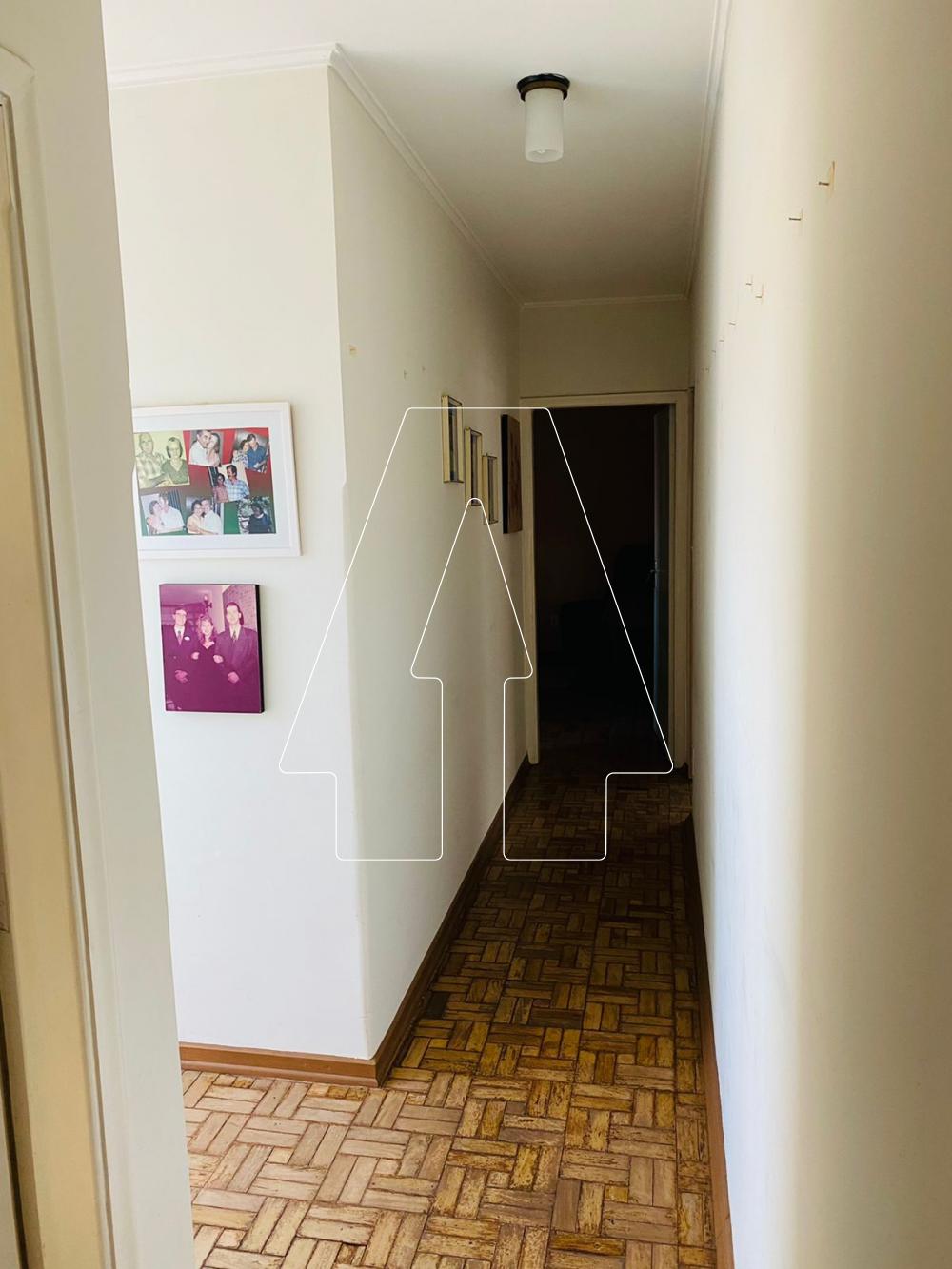 Alugar Casa / Residencial em Ara&ccedil;atuba R$ 1.700,00 - Foto 9