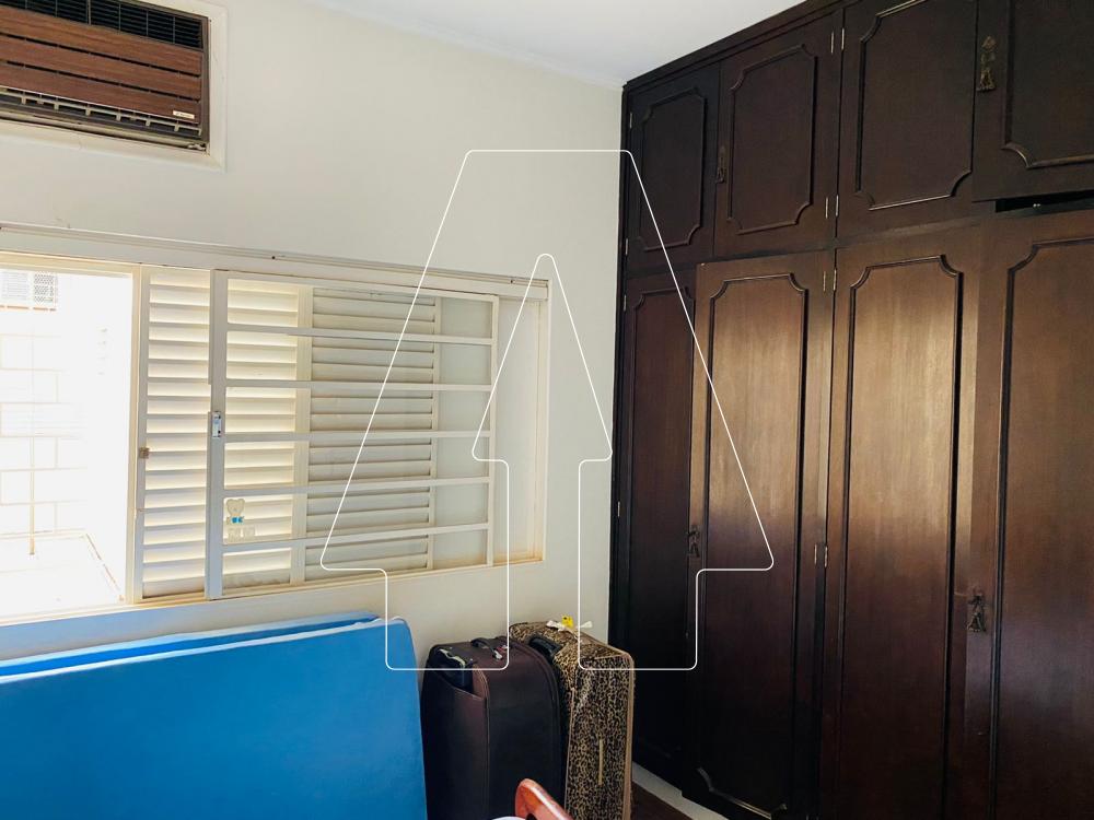 Alugar Casa / Residencial em Ara&ccedil;atuba R$ 1.700,00 - Foto 13