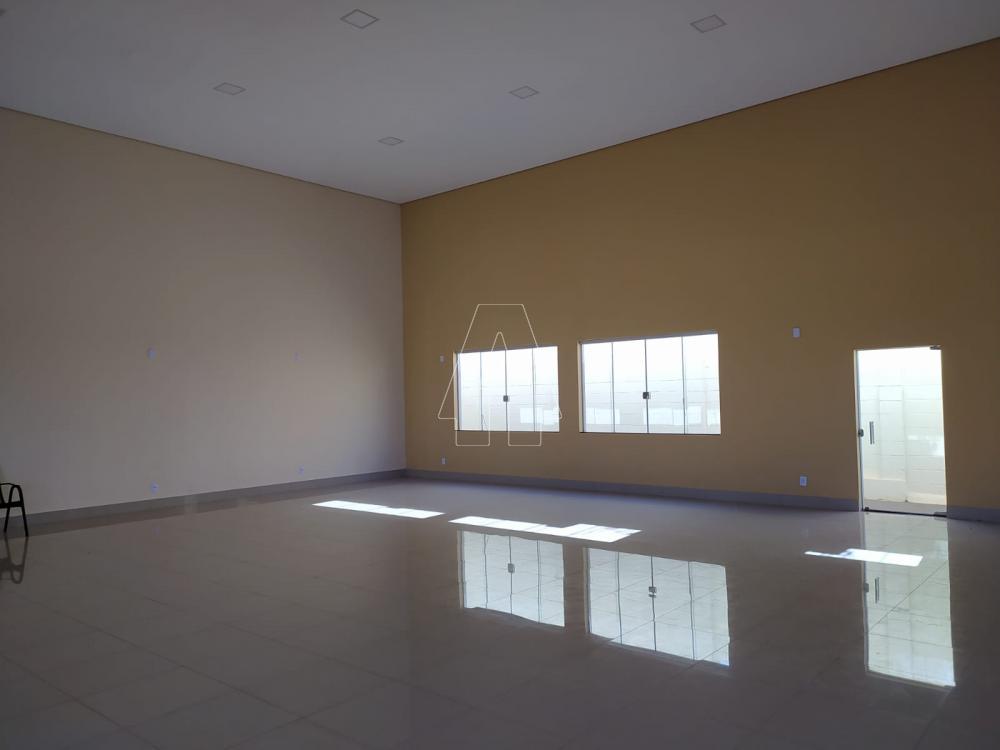 Alugar Comercial / Loja em Ara&ccedil;atuba R$ 3.300,00 - Foto 1