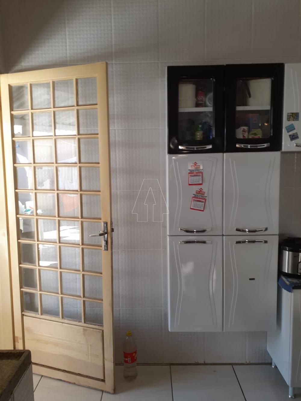 Alugar Casa / Residencial em Ara&ccedil;atuba R$ 700,00 - Foto 1