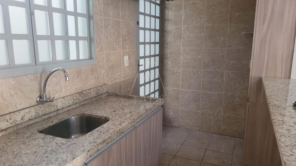 Alugar Casa / Condom&iacute;nio em Ara&ccedil;atuba R$ 1.000,00 - Foto 2