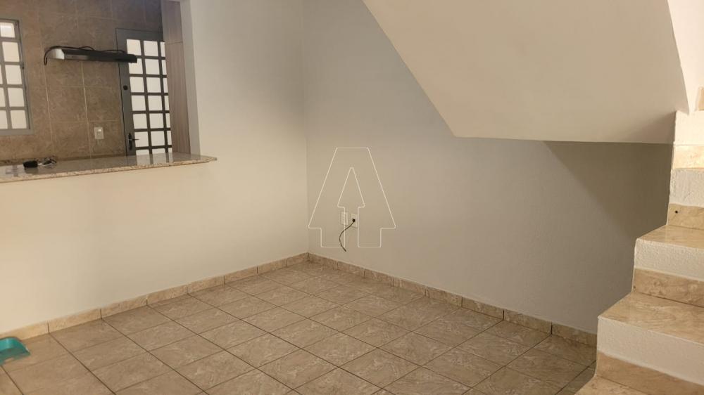 Alugar Casa / Condom&iacute;nio em Ara&ccedil;atuba R$ 1.000,00 - Foto 2