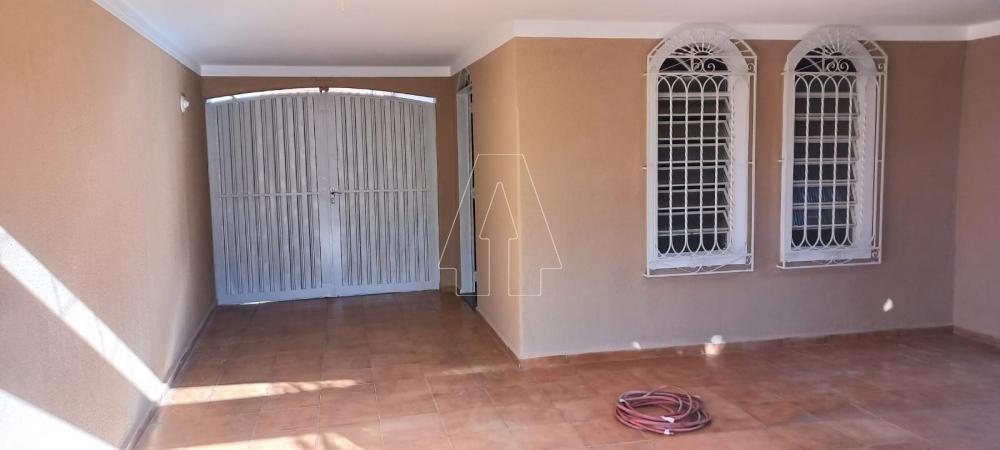 Alugar Casa / Residencial em Ara&ccedil;atuba R$ 1.300,00 - Foto 1