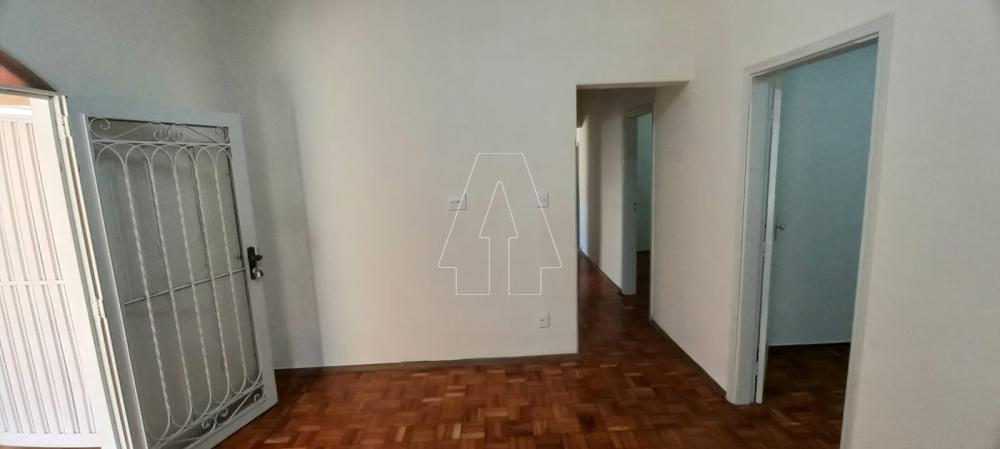 Alugar Casa / Residencial em Ara&ccedil;atuba R$ 1.300,00 - Foto 3