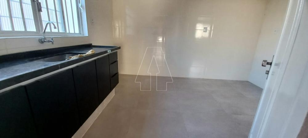 Alugar Casa / Residencial em Ara&ccedil;atuba R$ 1.300,00 - Foto 9
