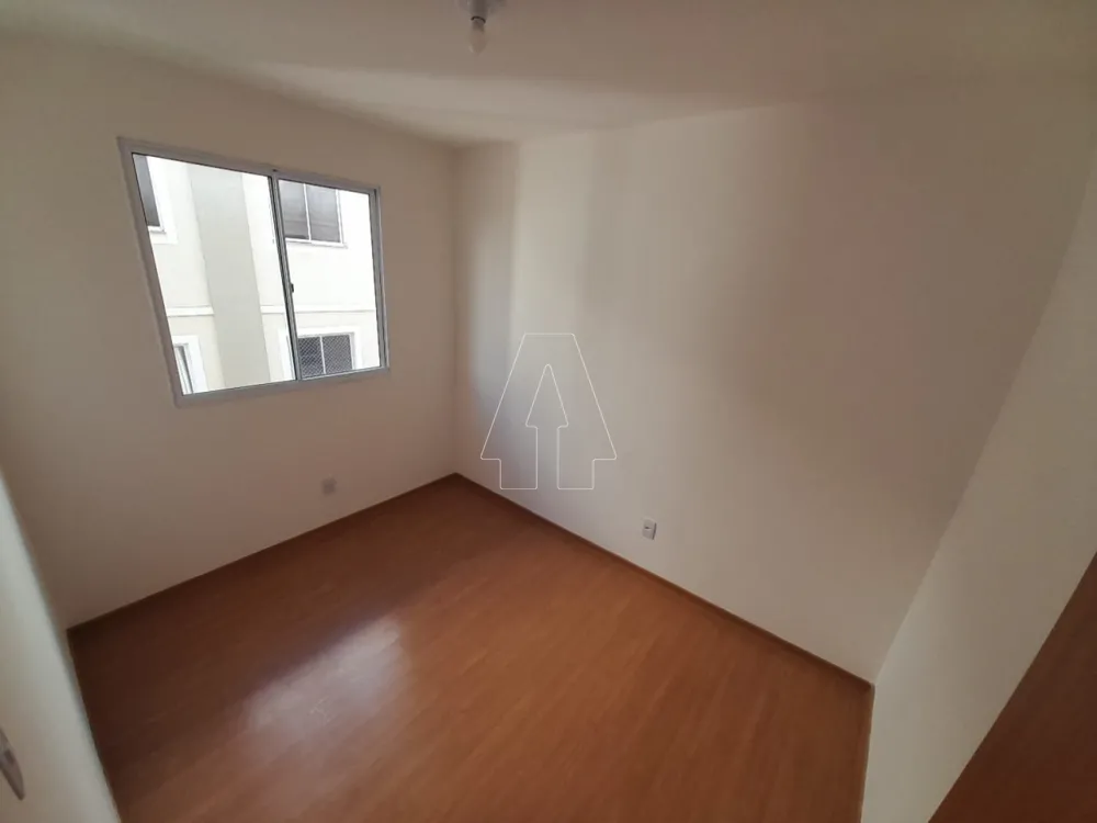 Alugar Apartamento / Padr&atilde;o em Ara&ccedil;atuba R$ 780,00 - Foto 4