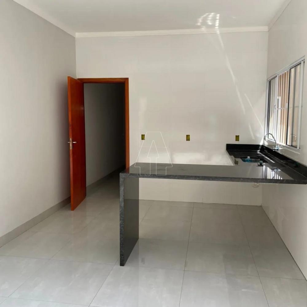 Alugar Casa / Residencial em Ara&ccedil;atuba R$ 1.550,00 - Foto 4