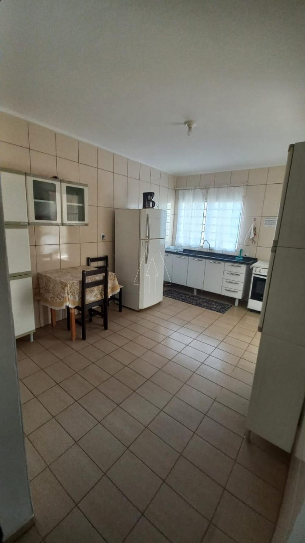 Alugar Casa / Sobrado em Ara&ccedil;atuba R$ 1.400,00 - Foto 17