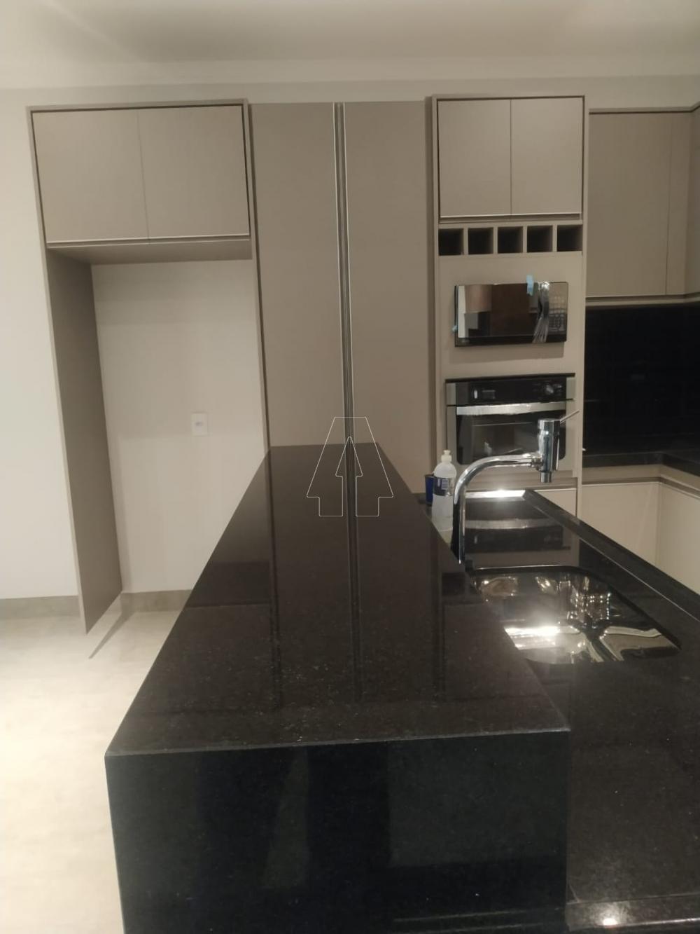Comprar Casa / Condom&iacute;nio em Ara&ccedil;atuba R$ 980.000,00 - Foto 2