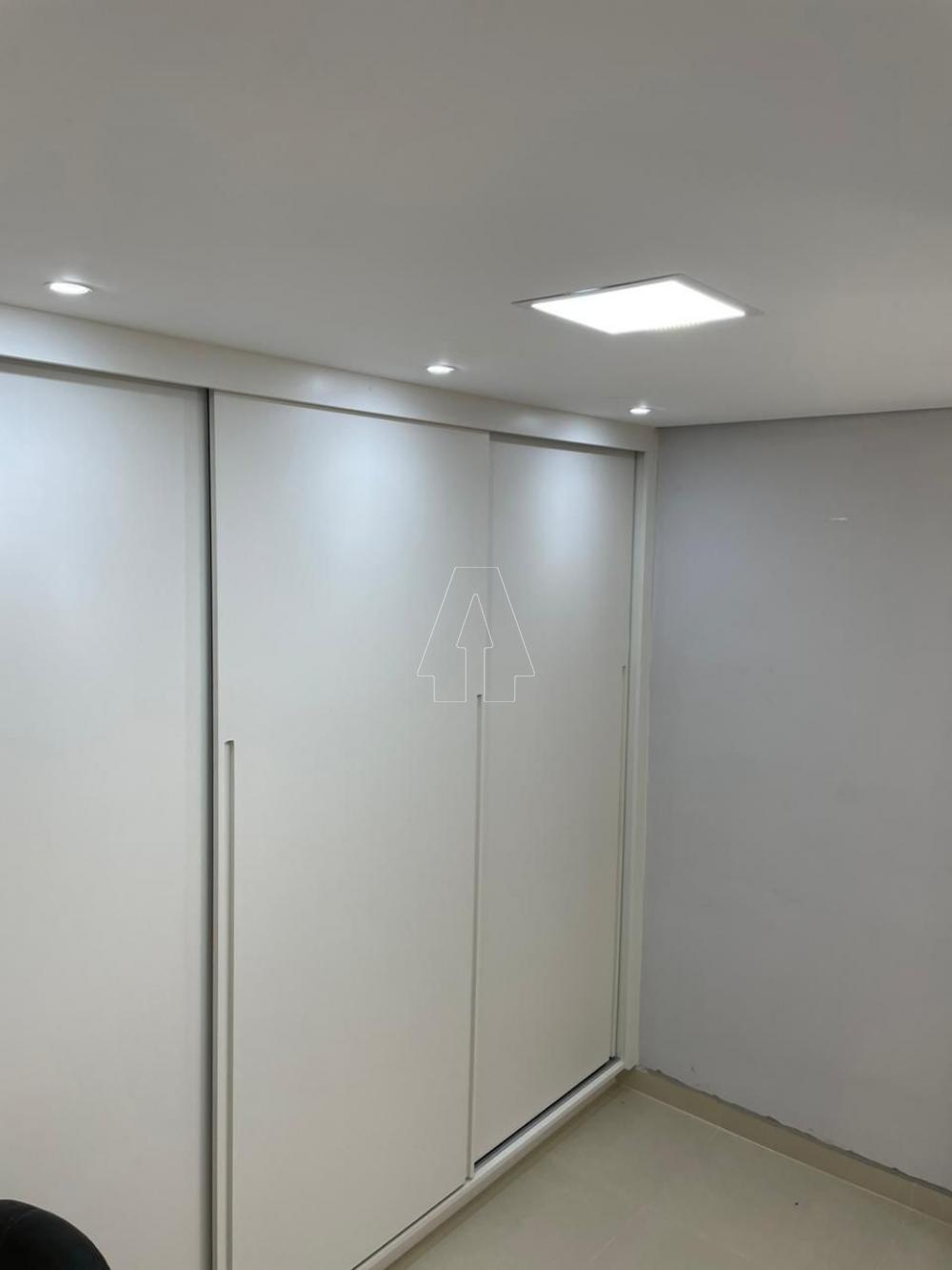 Alugar Apartamento / Padr&atilde;o em Ara&ccedil;atuba R$ 1.500,00 - Foto 2