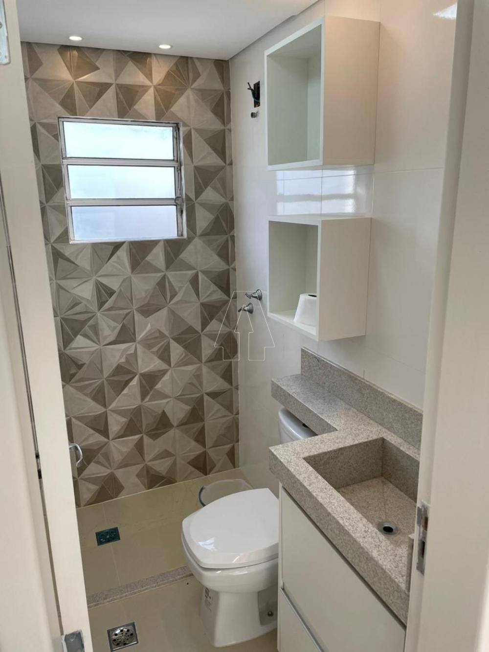 Alugar Apartamento / Padr&atilde;o em Ara&ccedil;atuba R$ 1.500,00 - Foto 4
