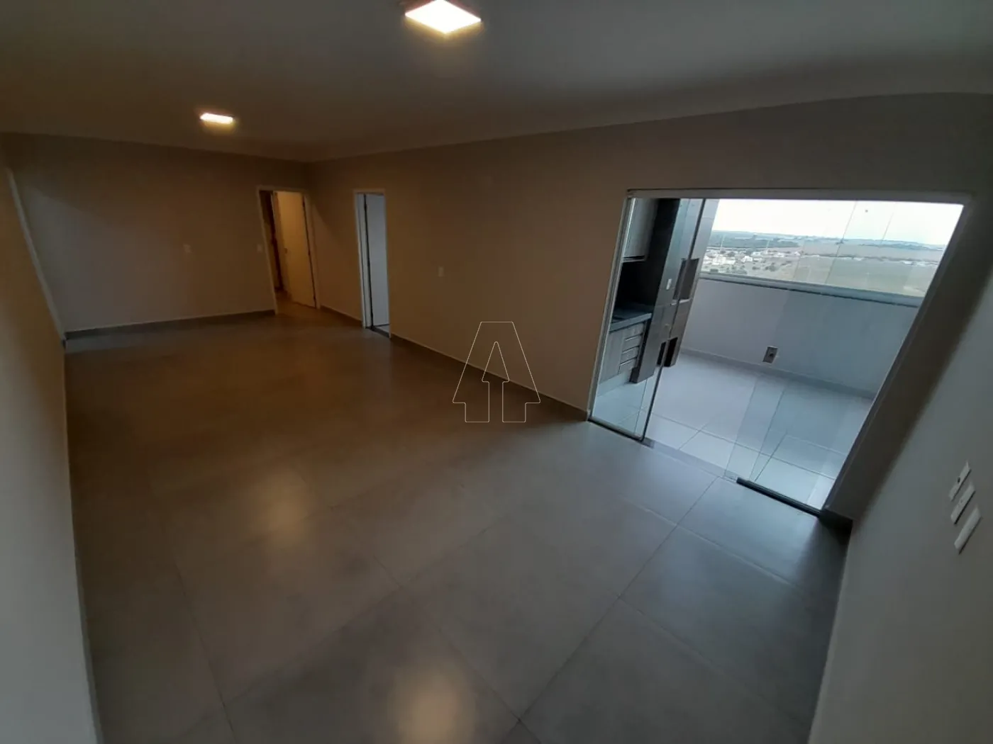 Alugar Apartamento / Padr&atilde;o em Ara&ccedil;atuba R$ 3.000,00 - Foto 2