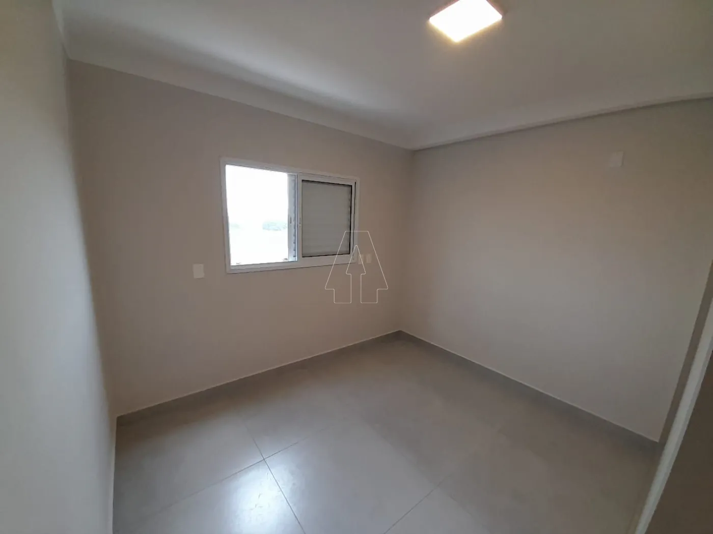 Alugar Apartamento / Padr&atilde;o em Ara&ccedil;atuba R$ 3.000,00 - Foto 5