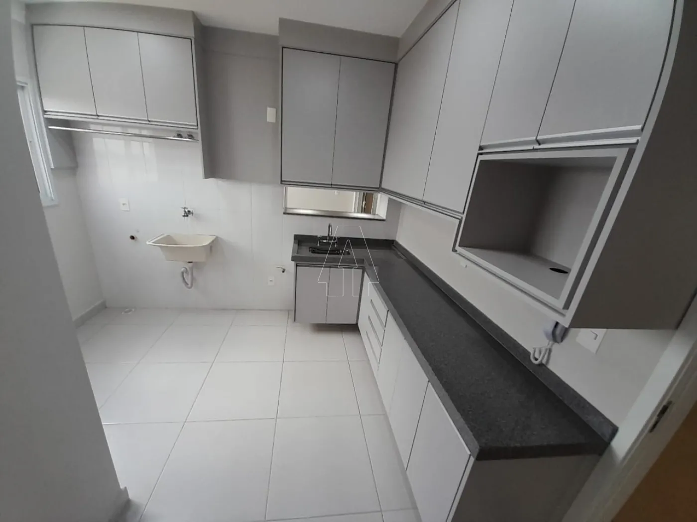 Alugar Apartamento / Padr&atilde;o em Ara&ccedil;atuba R$ 3.000,00 - Foto 12