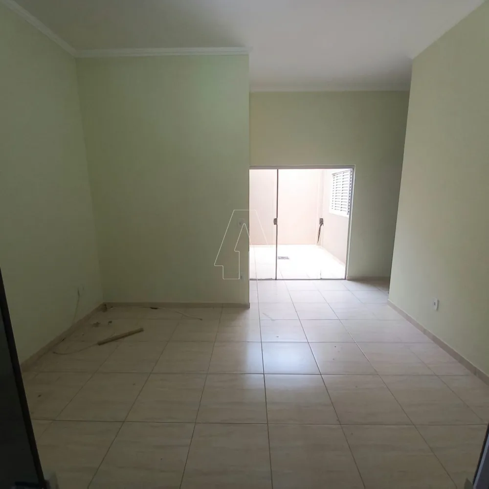Alugar Casa / Residencial em Ara&ccedil;atuba R$ 2.000,00 - Foto 4
