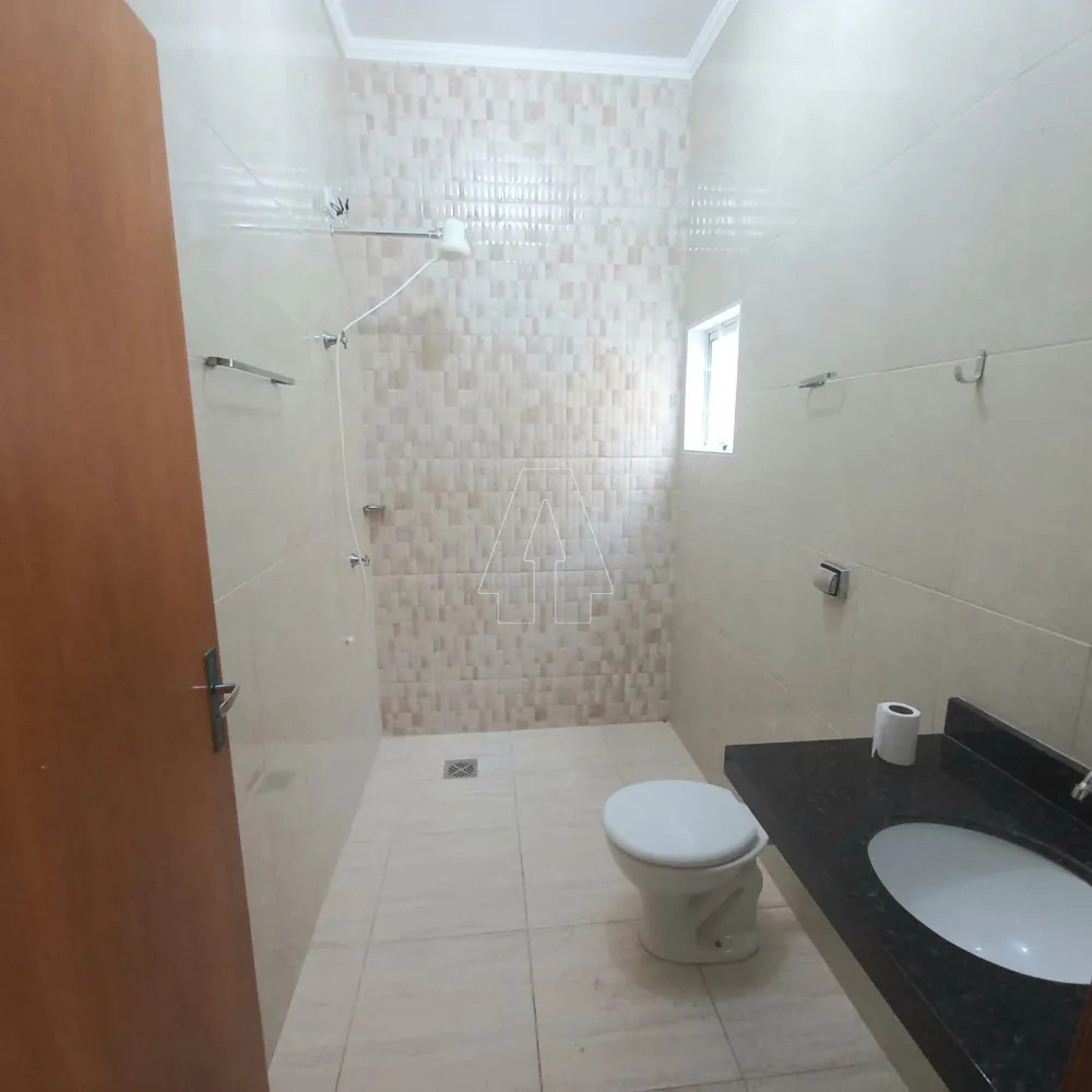 Alugar Casa / Residencial em Ara&ccedil;atuba R$ 2.000,00 - Foto 5