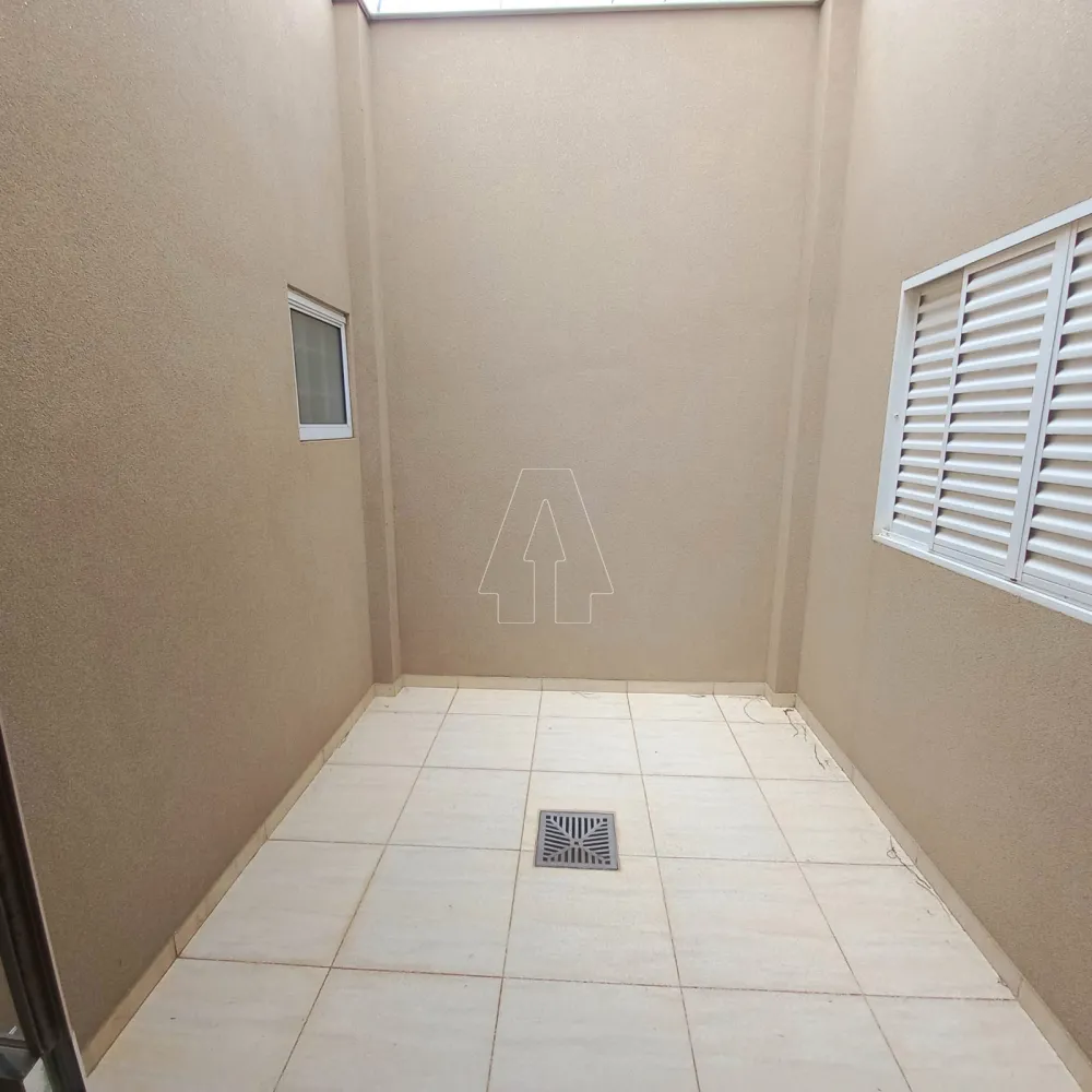 Alugar Casa / Residencial em Ara&ccedil;atuba R$ 2.000,00 - Foto 11