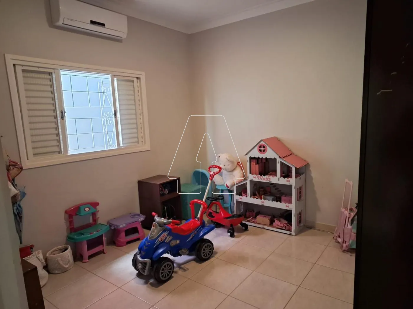 Comprar Casa / Residencial em Ara&ccedil;atuba R$ 550.000,00 - Foto 11