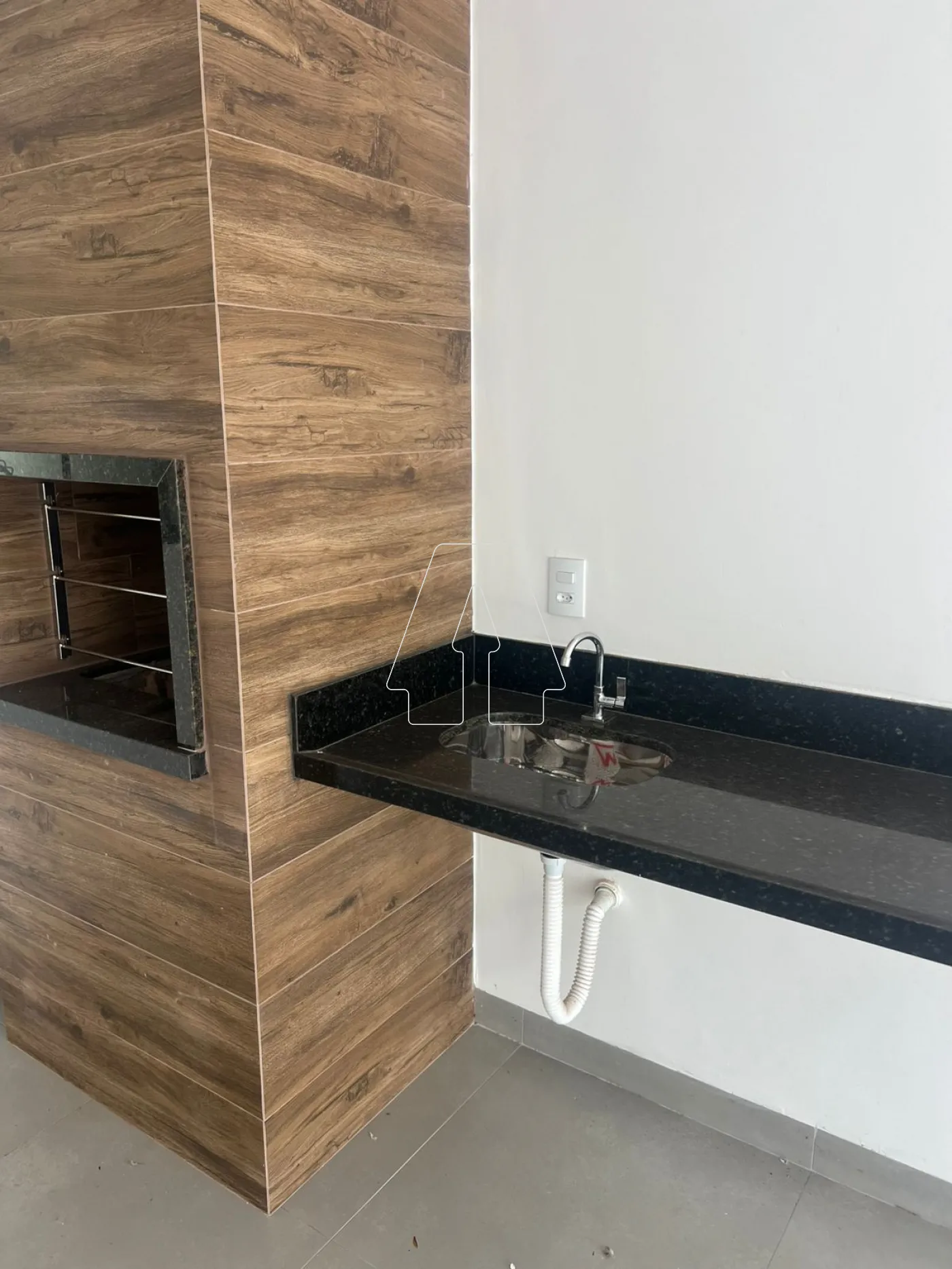 Comprar Casa / Residencial em Ara&ccedil;atuba R$ 380.000,00 - Foto 2
