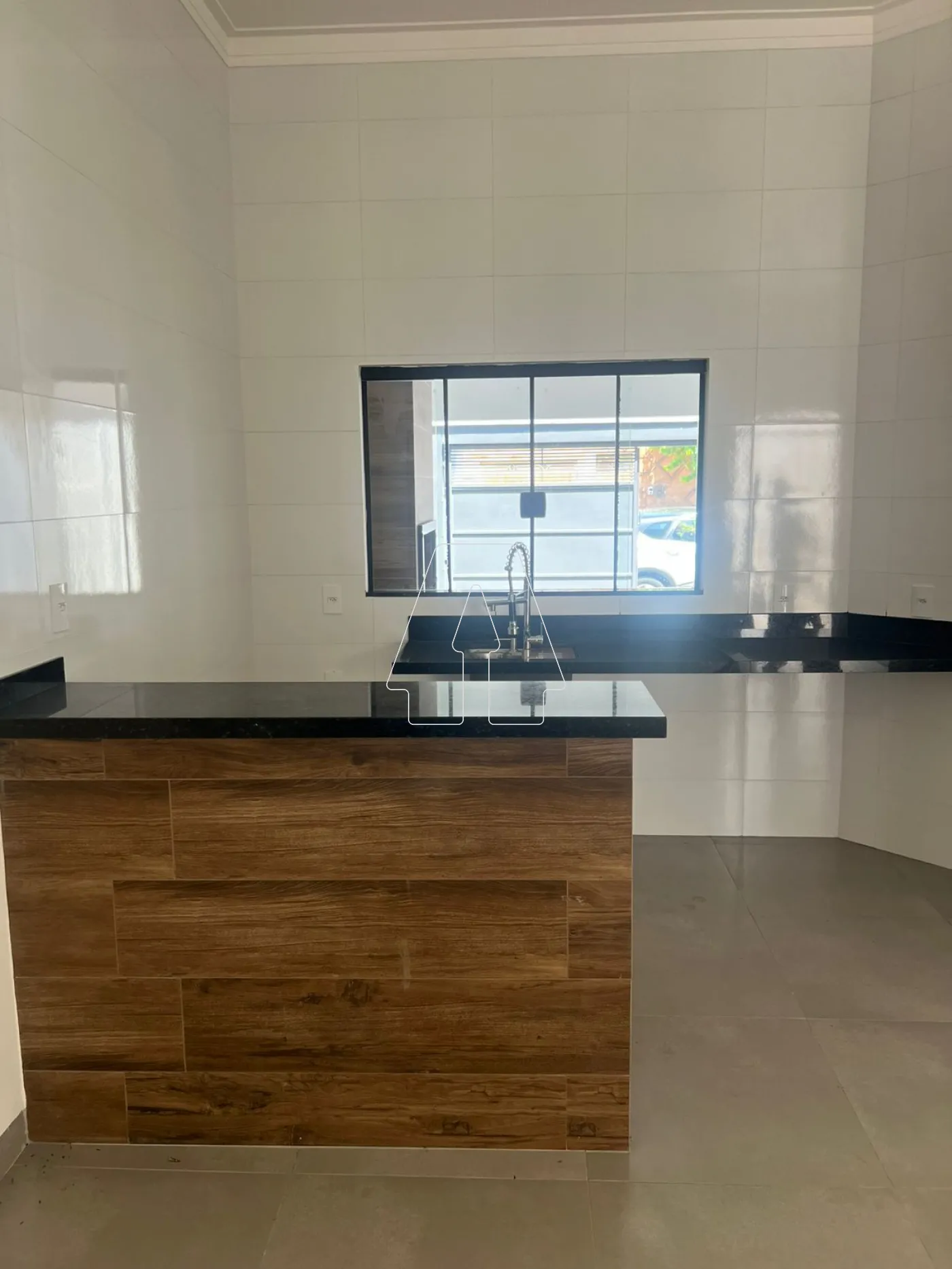 Comprar Casa / Residencial em Ara&ccedil;atuba R$ 380.000,00 - Foto 3