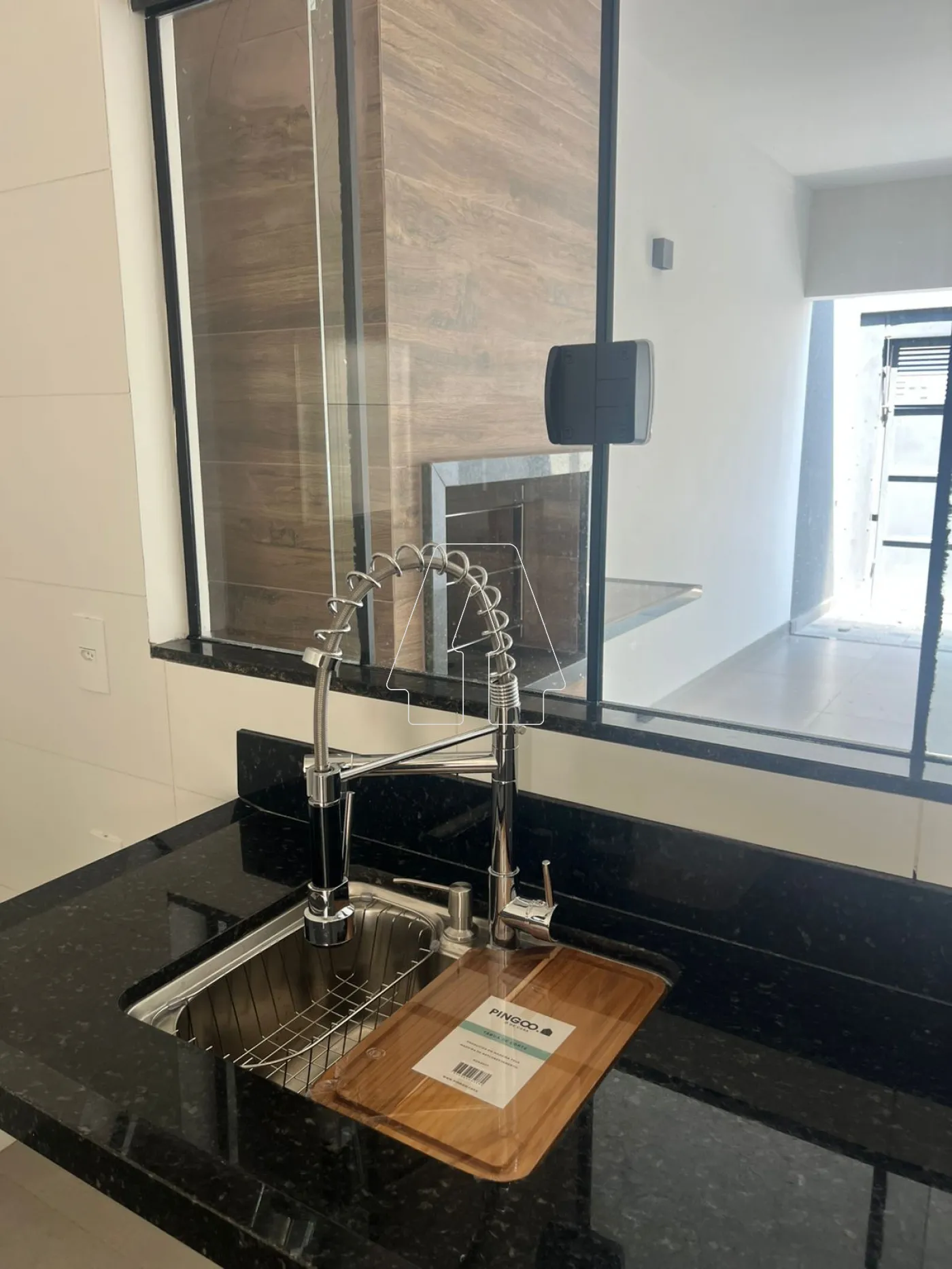 Comprar Casa / Residencial em Ara&ccedil;atuba R$ 380.000,00 - Foto 4