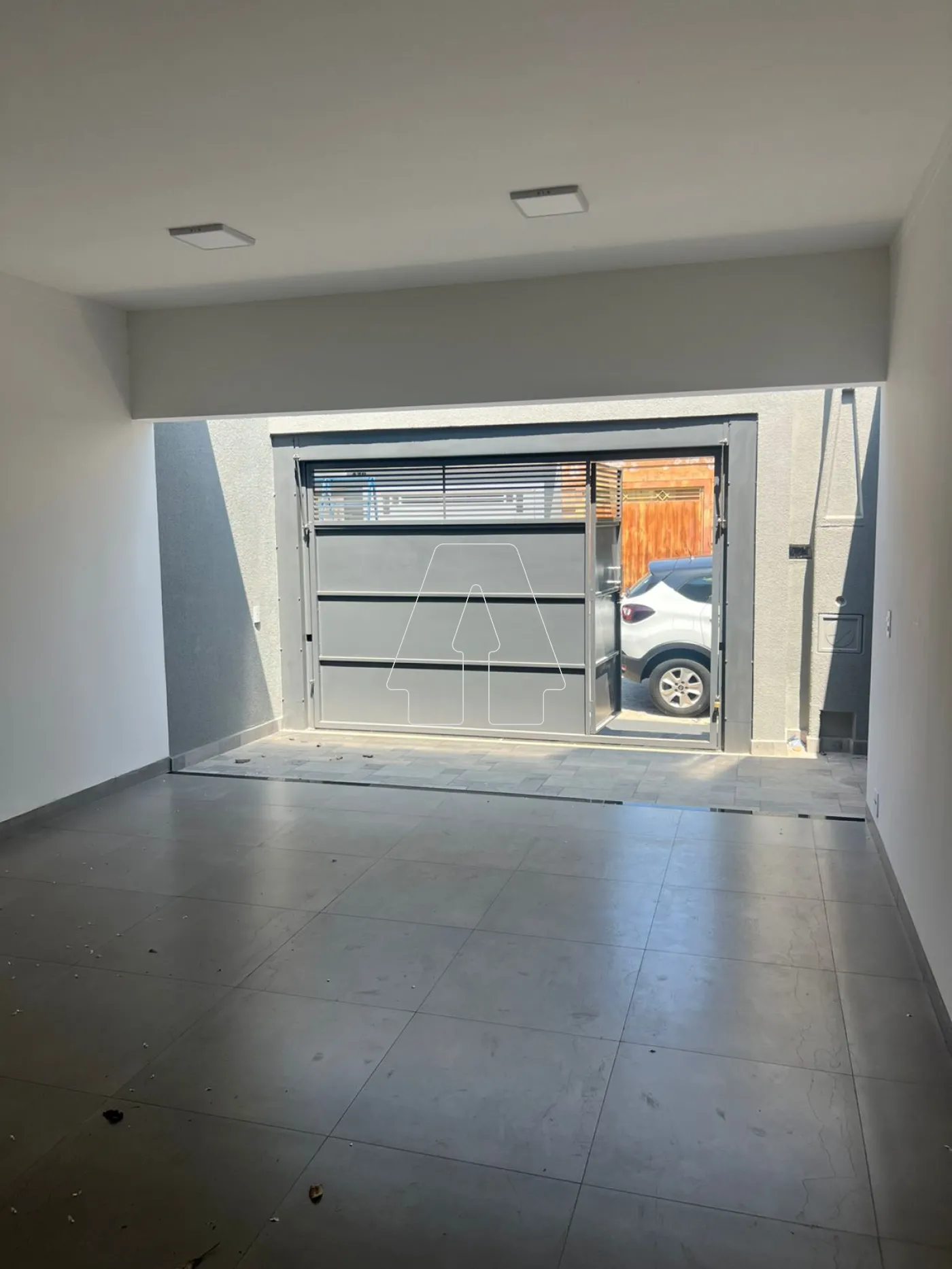 Comprar Casa / Residencial em Ara&ccedil;atuba R$ 380.000,00 - Foto 1