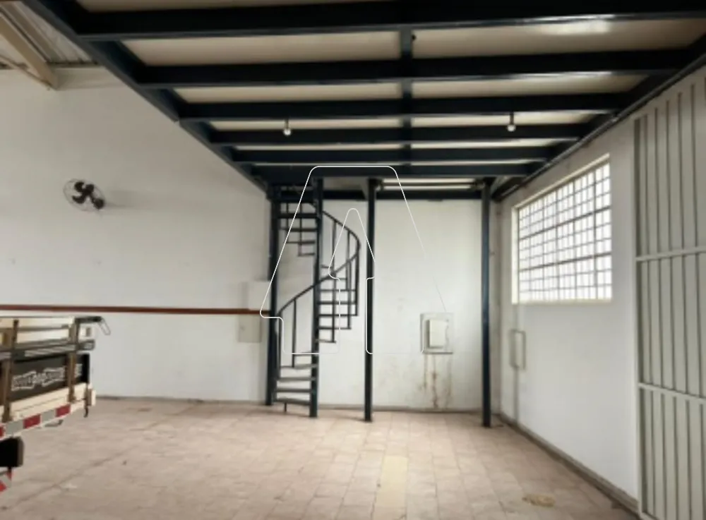 Alugar Comercial / Galp&atilde;o em Ara&ccedil;atuba R$ 5.500,00 - Foto 1