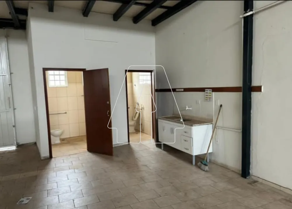 Alugar Comercial / Galp&atilde;o em Ara&ccedil;atuba R$ 5.500,00 - Foto 7