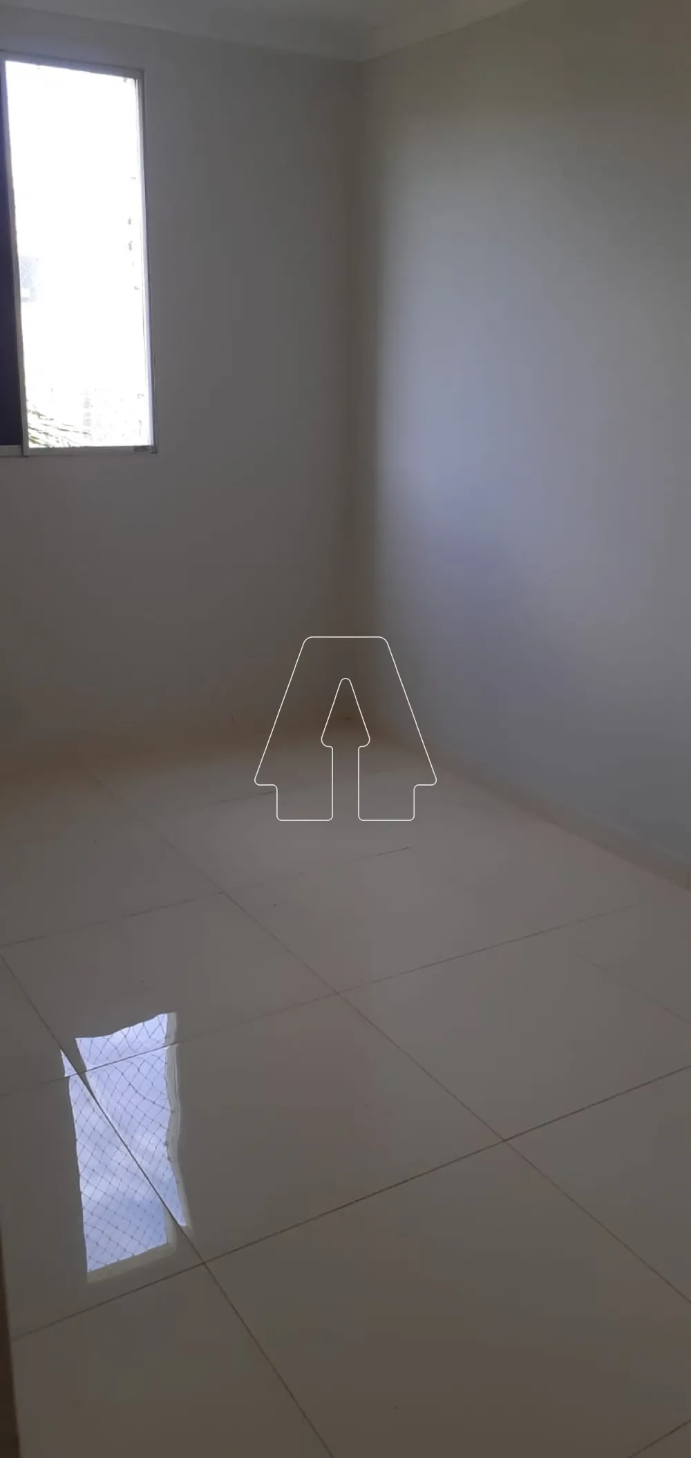 Comprar Apartamento / Padr&atilde;o em Ara&ccedil;atuba R$ 130.000,00 - Foto 3