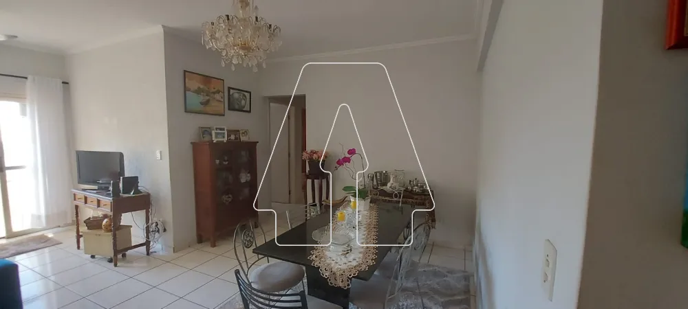 Alugar Apartamento / Padr&atilde;o em Ara&ccedil;atuba R$ 1.800,00 - Foto 3