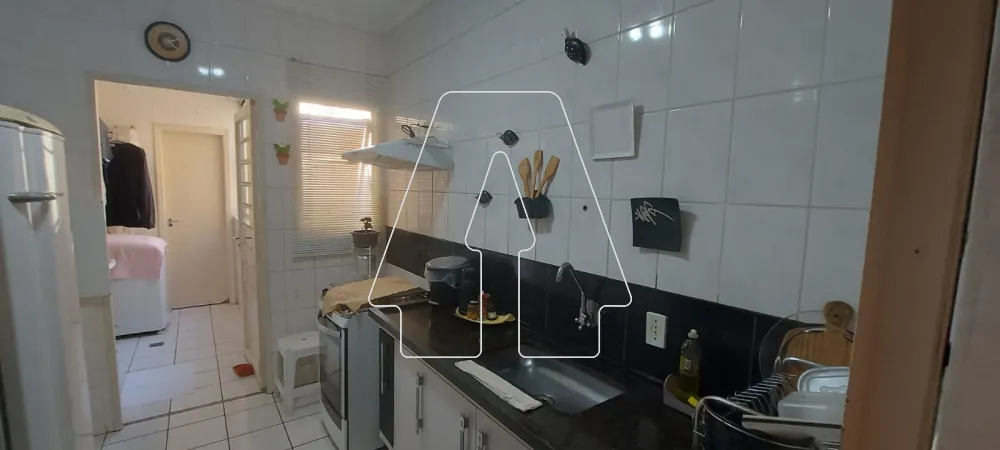 Alugar Apartamento / Padr&atilde;o em Ara&ccedil;atuba R$ 1.800,00 - Foto 5