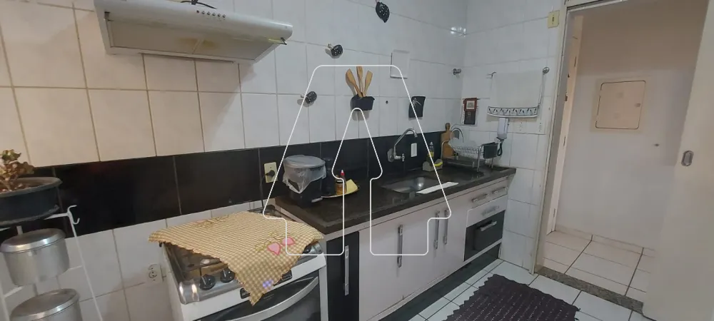 Alugar Apartamento / Padr&atilde;o em Ara&ccedil;atuba R$ 1.800,00 - Foto 6